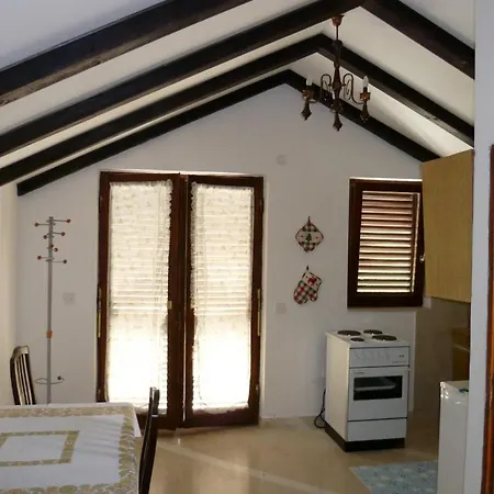 In With Balcony, W-lan, Washing Machine Apartamento Zlarin