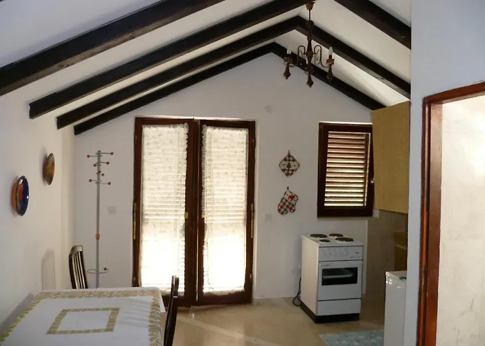 In With Balcony, W-lan, Washing Machine Appartement Zlarin